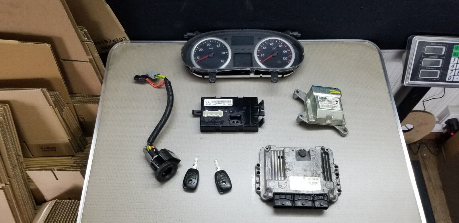 Renault Trafic 2007-2014 2.0 DTI M9R780 Manual ECU Kit (8200935115) - Front View