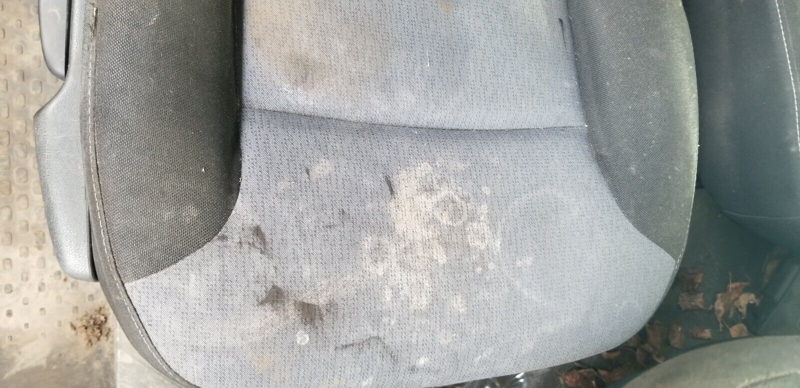 Cloth front seat Vauxhall vivaro 2014