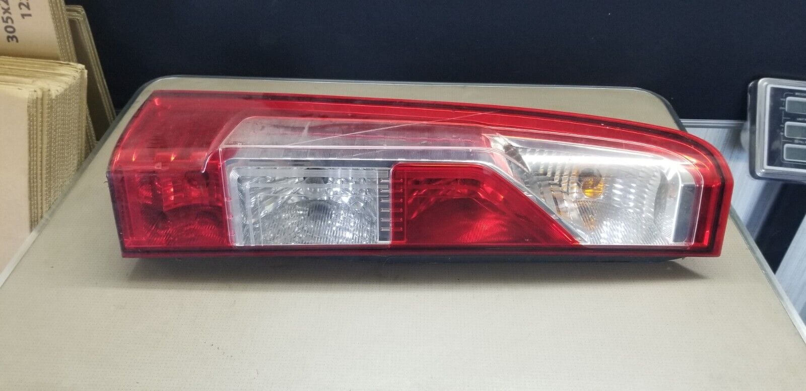 Renault Master 2015 Rear Tail Light Left Passenger NS - Image 3