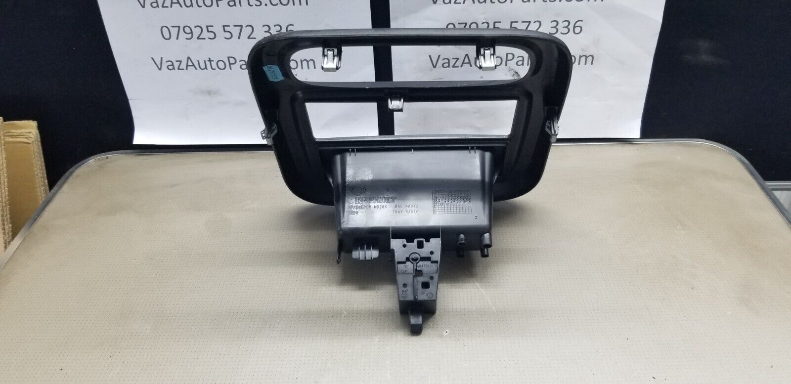 Renault Trafic MK3 2015-19 Vivaro B Dash Board Stereo Surround Trim 682603912R - Image 3