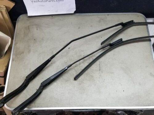Renault Trafic MK3 Vivaro Front Wiper Arms Pair Right and Left 288860715R 2016