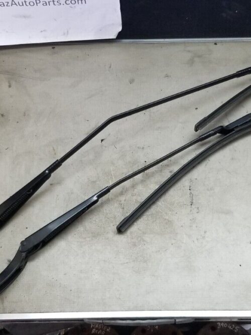 Renault Trafic MK3 Vivaro Front Wiper Arms Pair Right and Left 288860715R 2016