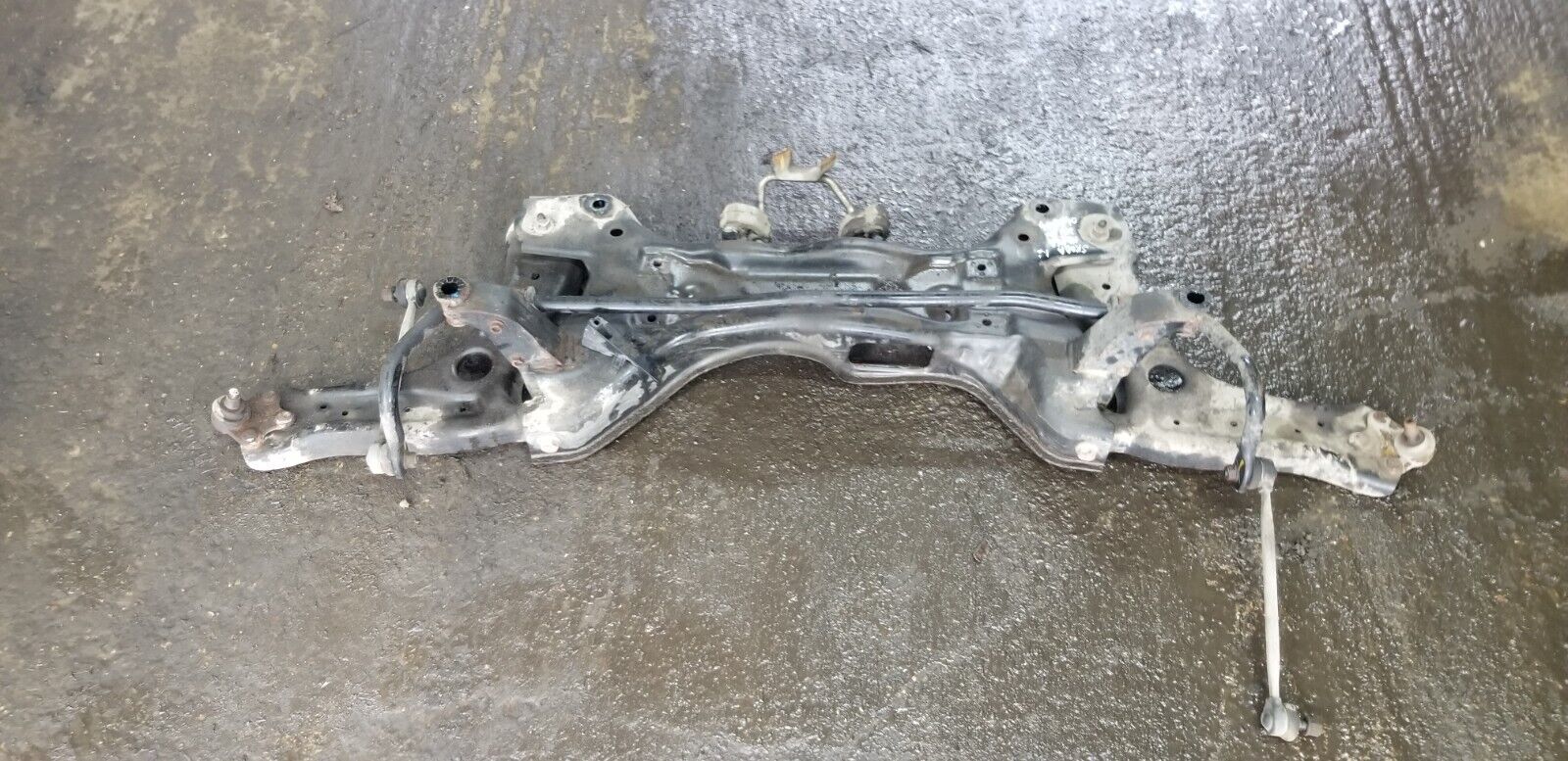 SKODA RAPID 2016 1.6 DIESEL FRONT SUBFRAME - Image 4