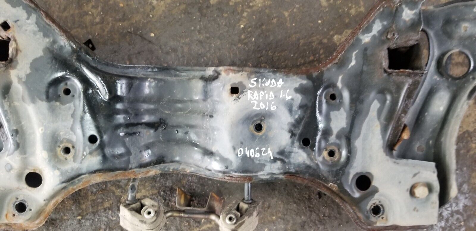 SKODA RAPID 2016 1.6 DIESEL FRONT SUBFRAME - Image 6