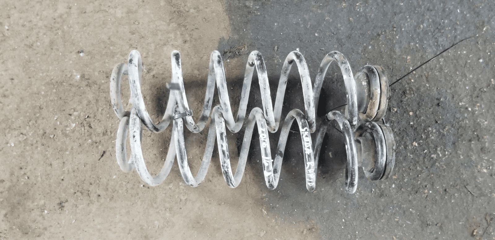 SKODA RAPID SPACEBACK SE TECH TDI REAR COIL SPRINGS 2016