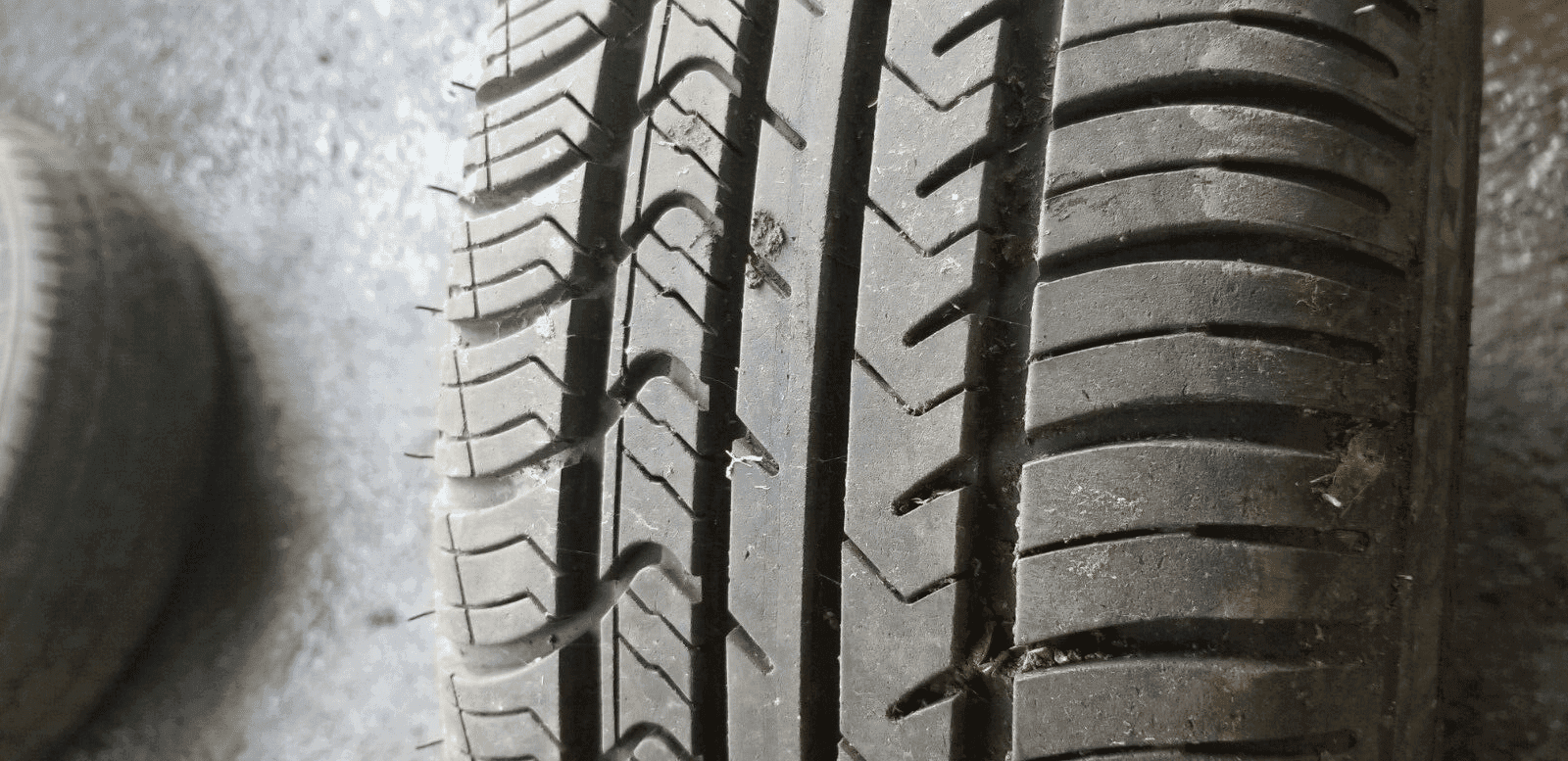STEEL WHEEL AND TYRE 195/65R15 4 STUD - Image 7