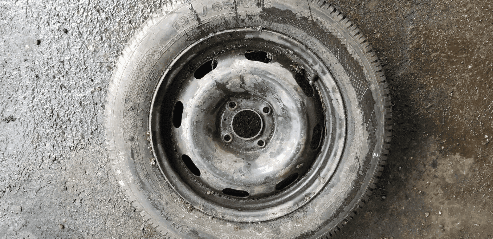 STEEL WHEEL AND TYRE 195/65R15 4 STUD