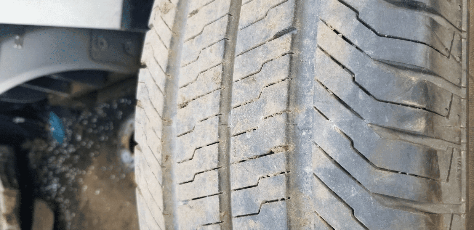 Close-up of 225/65R16C tyre tread pattern