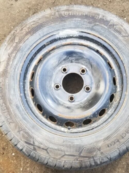 Complete view of 225/65R16C wheel and tyre assembly