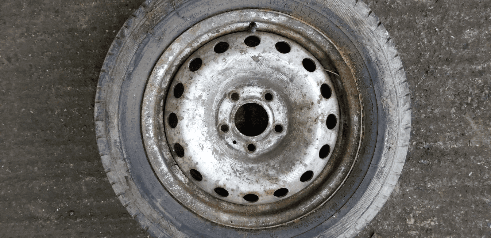 Vauxhall Vivaro 2012 16 Inch Steel Wheel With Tyre 195/65/R16C |O - Image 3