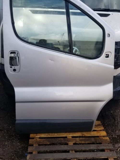 VAUXHALL VIVARO DRIVER SIDE DOOR SILVER