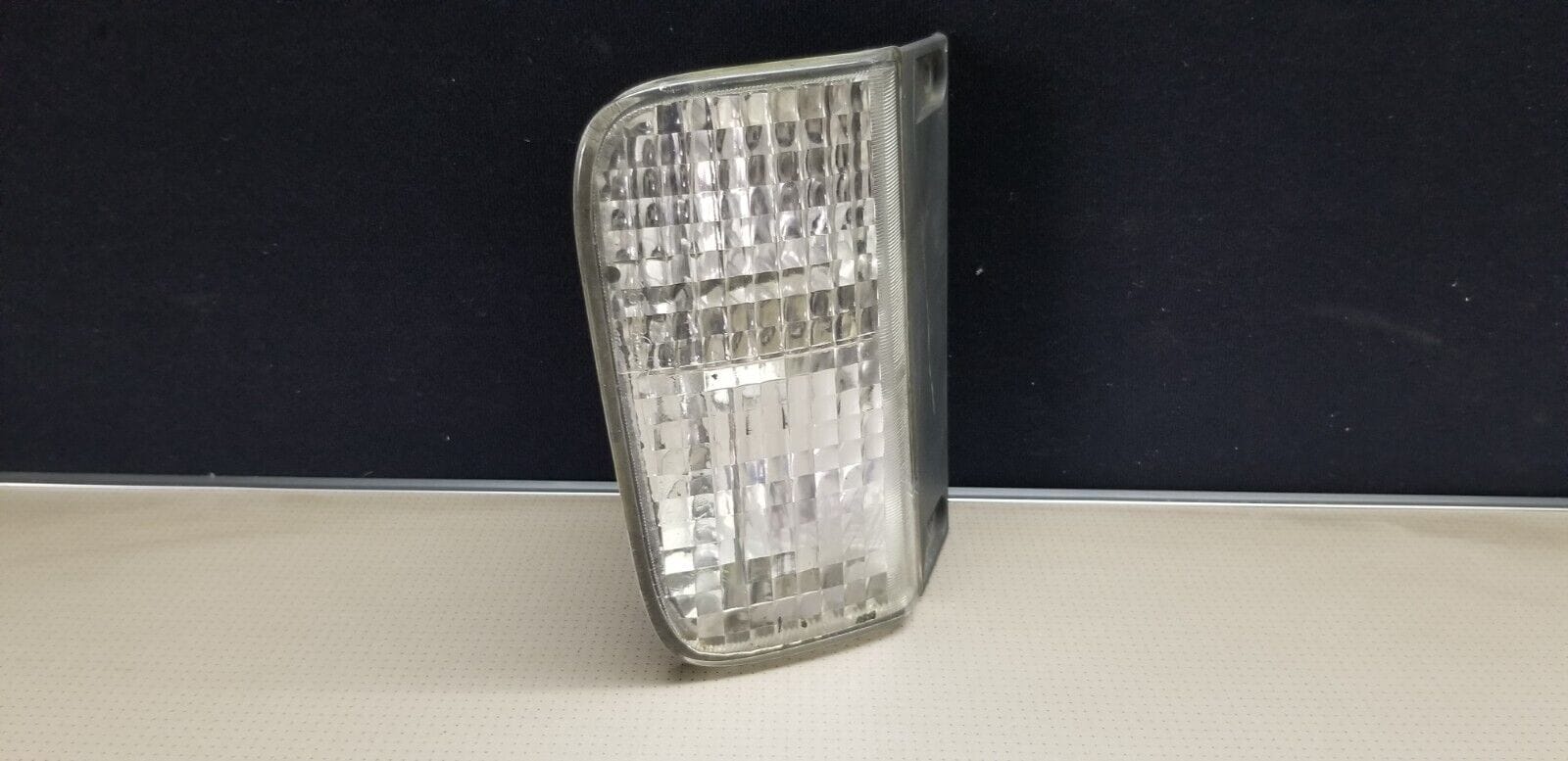 VAUXHALL VIVARO / RENAULT TRAFFIC 2001 - 2014 REAR LOWER FOG LIGHT LEFT SIDE - Image 3