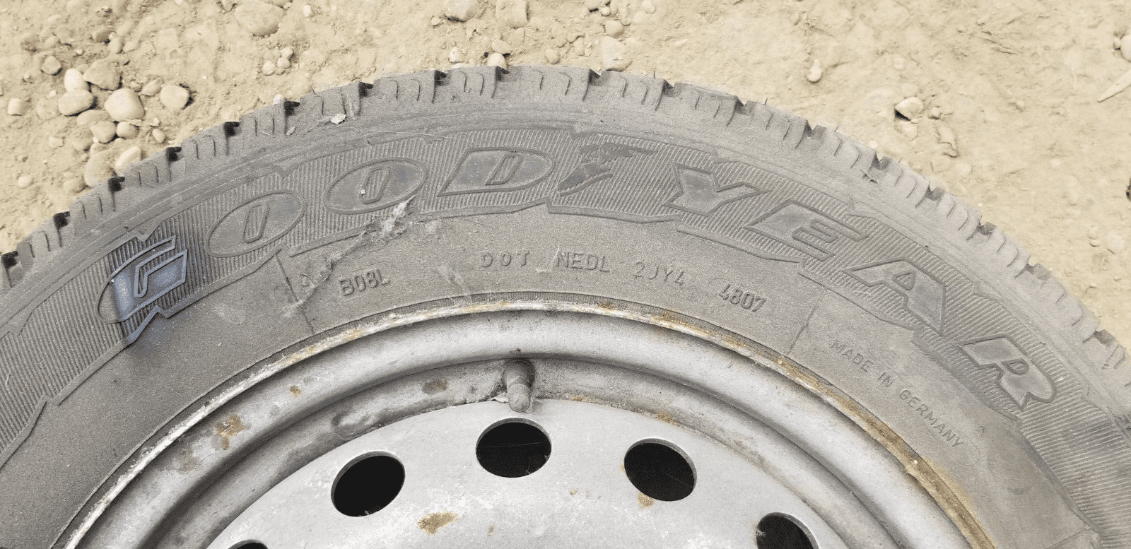 Vauxhall Vivaro Renault Trafic Steel Wheel and Continental Tyre 205/65R16C - Image 4