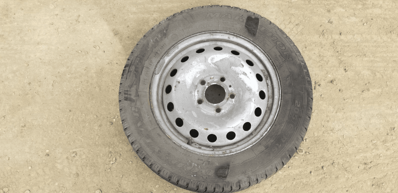 Vauxhall Vivaro Renault Trafic Steel Wheel and Continental Tyre 205/65R16C