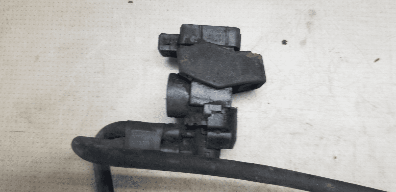 Vauxhall Movano Renault Master 11-18 Turbo Boost Pressure Solenoid 149566215R - Image 3