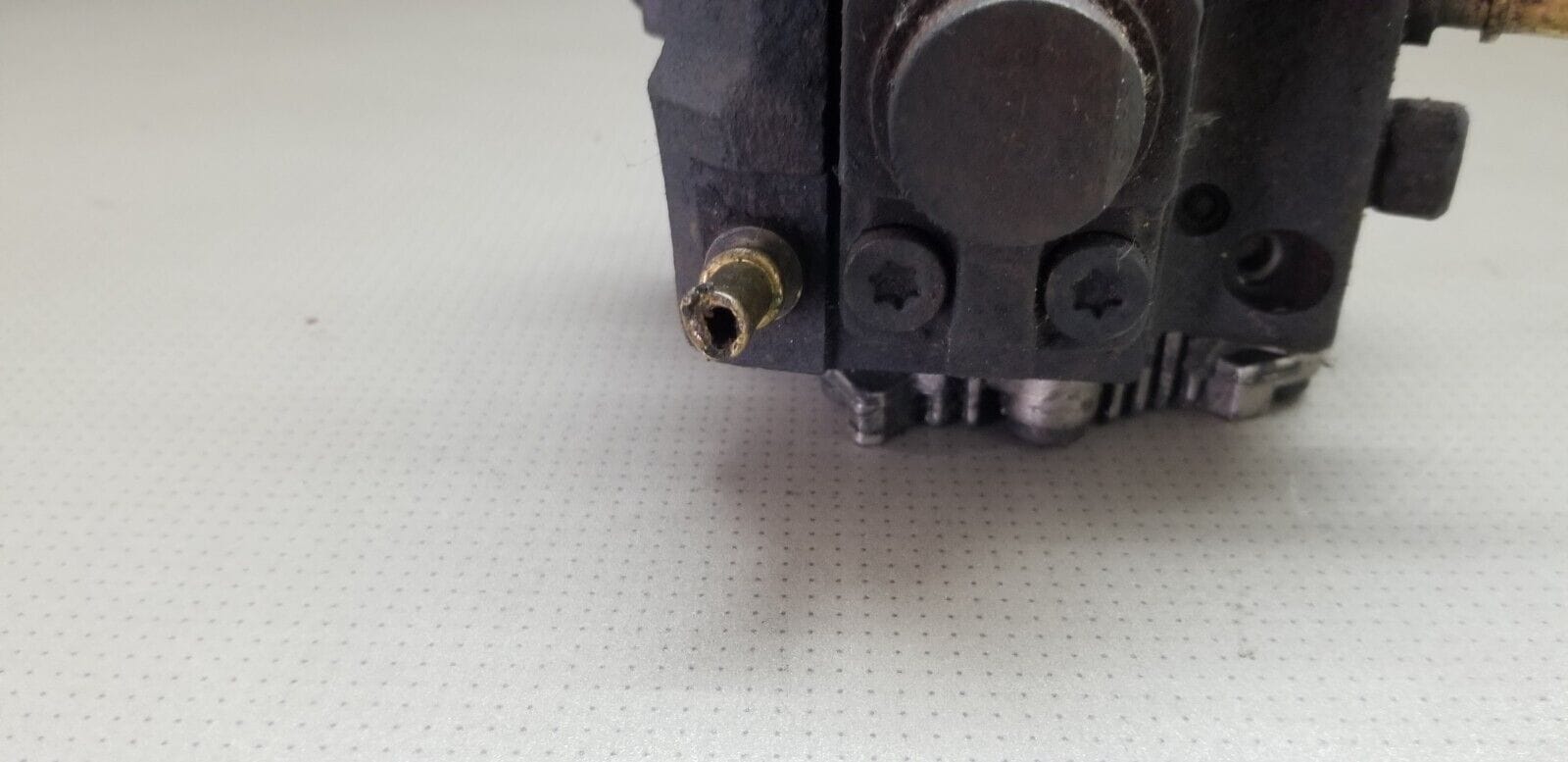 Vauxhall Vivaro Fuel Injector Injection Pump 2.0 Diesel 8200690744 - Image 4