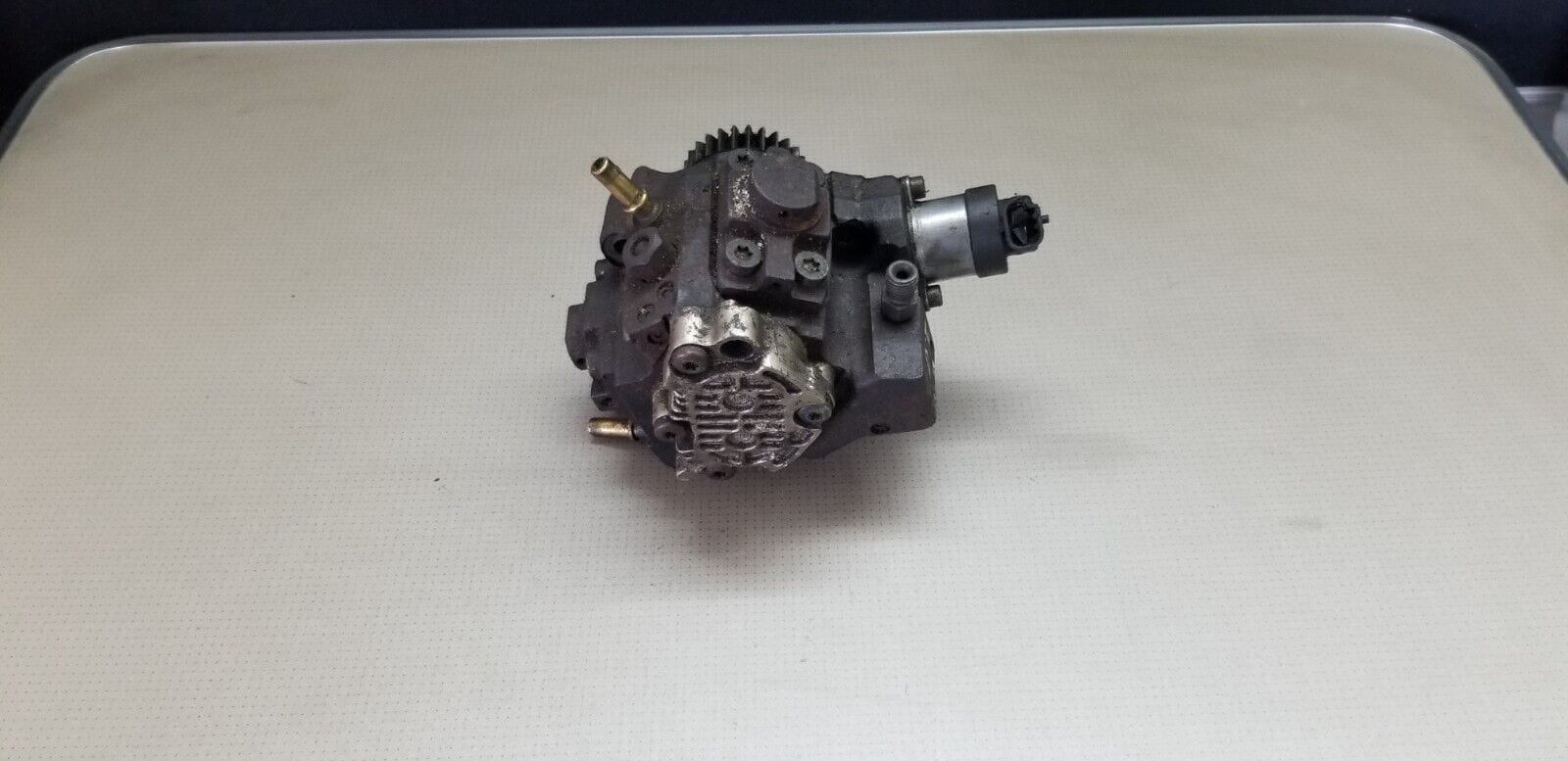 Vauxhall Vivaro Fuel Injector Injection Pump 2.0 Diesel 8200690744 - Image 7