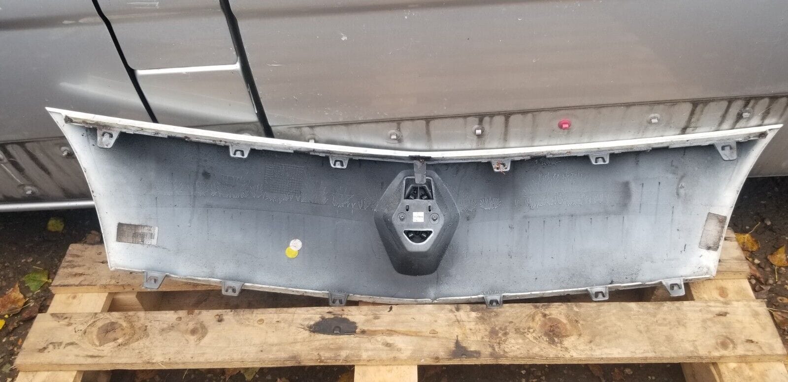 2012 RENAULT KANGOO Front Radiator/Bonnet Grille - Image 5