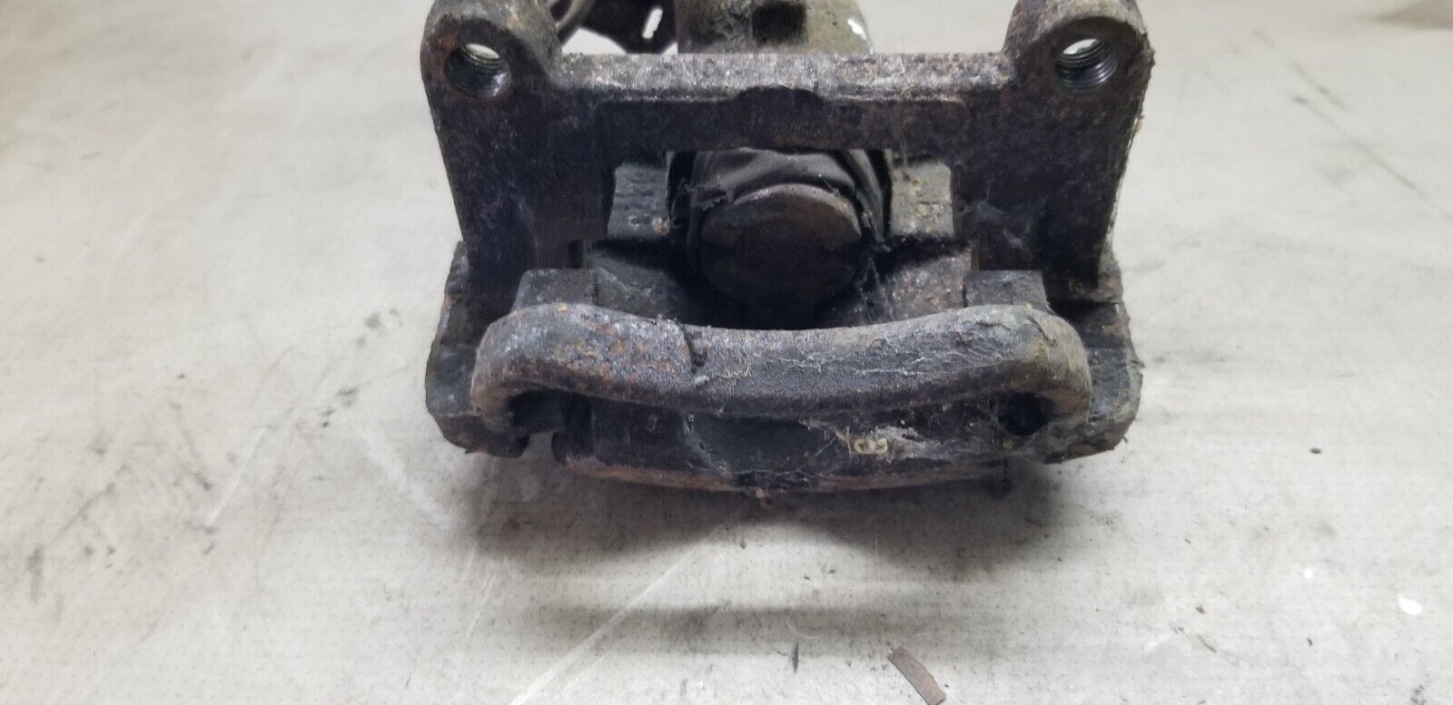 2012 Renault Trafic 2.0L Diesel Left Rear Brake Caliper - Image 5