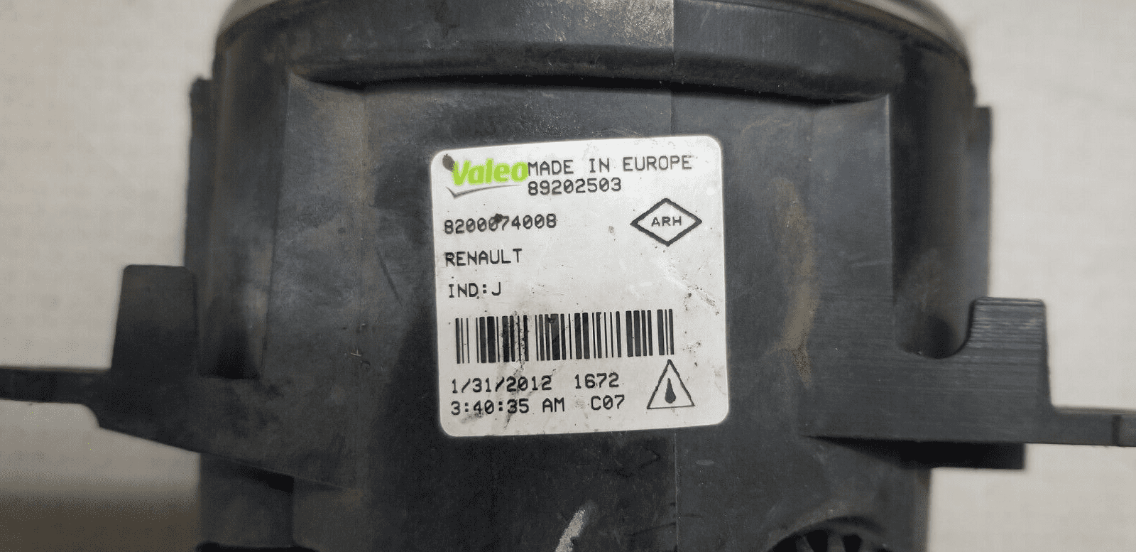 8200074008 fog light for RENAULT MEGANE - Image 3