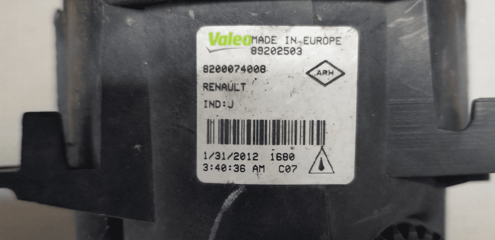 8200074008 fog light for RENAULT MEGANE - Image 3