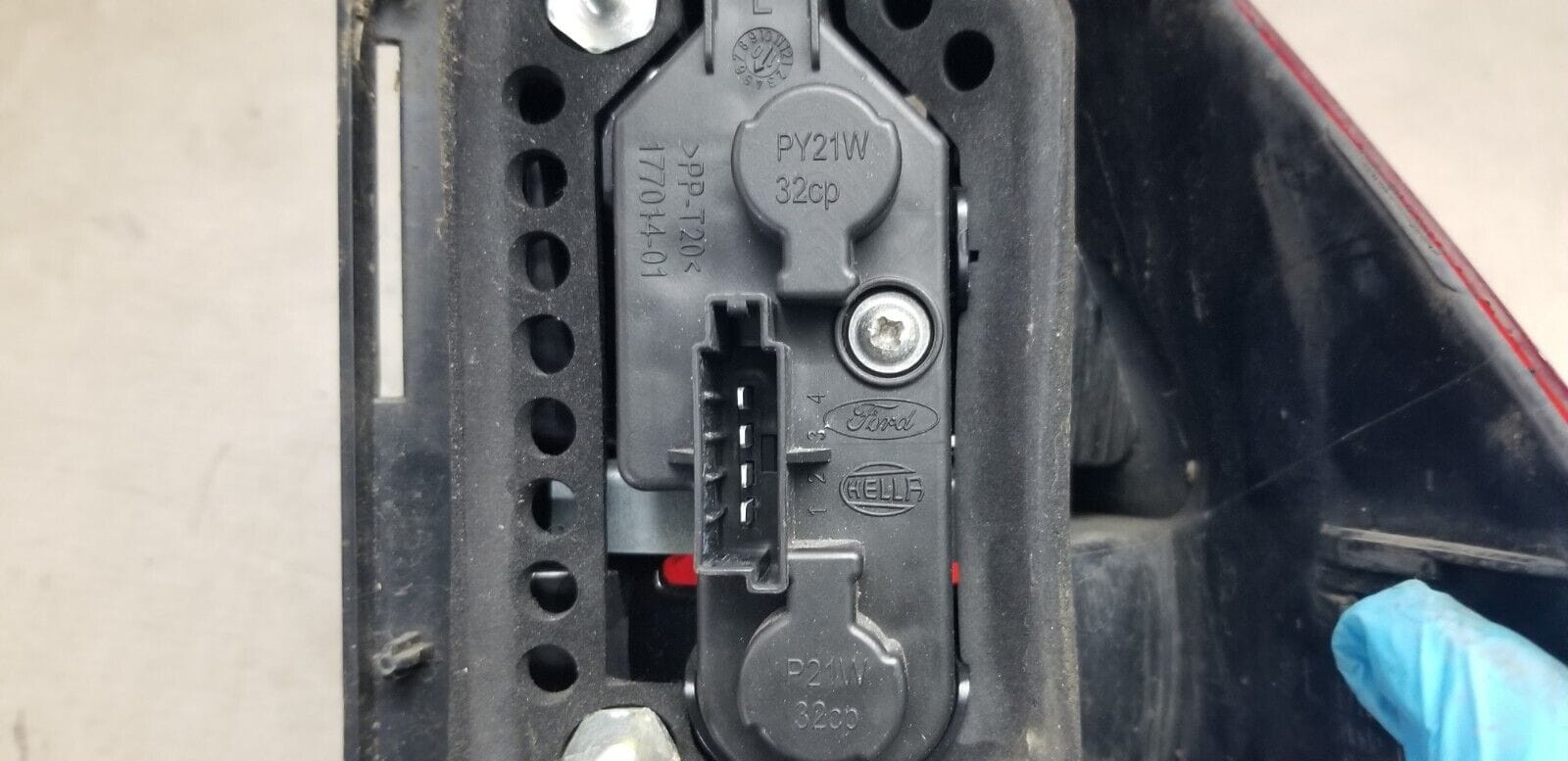 Ford Galaxy Mk3 Passenger Side Left Rear Outer Tail Light Lamp |O - Image 5