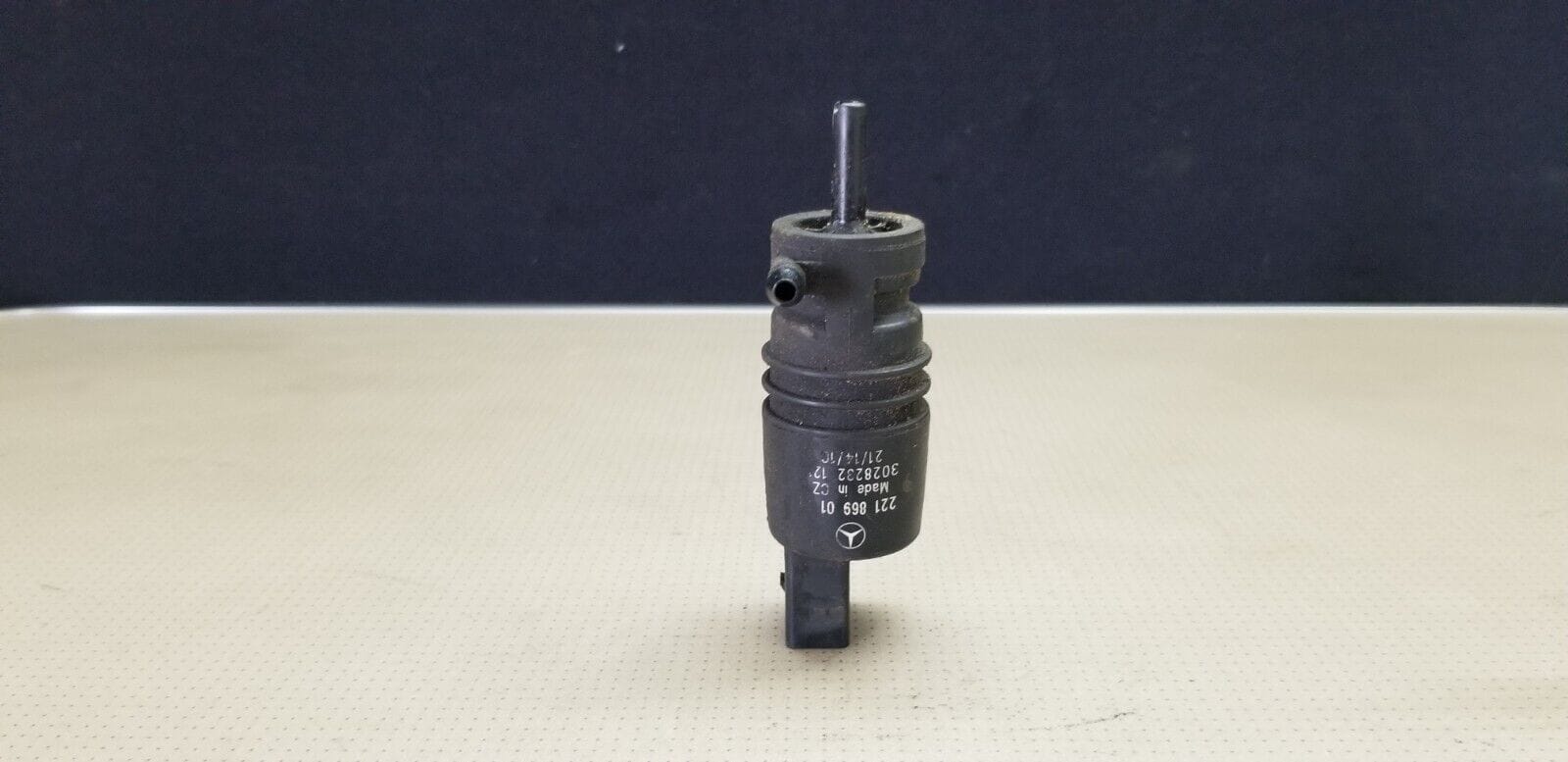 Genuine Mercedes C Class W209 W211 W203 W204 W221 W212 Windscreen Washer Pump - Image 3