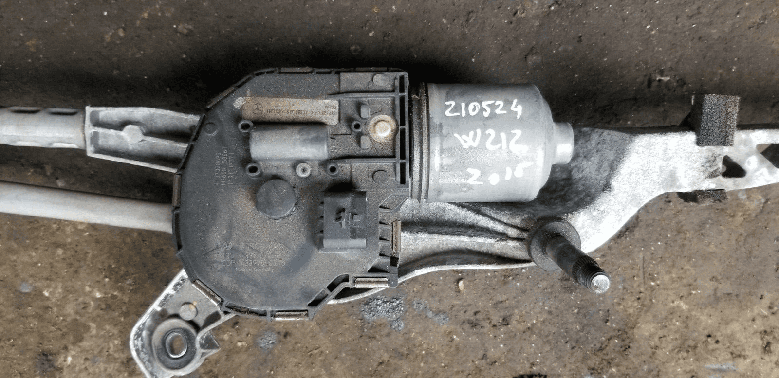 MERCEDES BENZ E-CLASS 2015 W212 FRONT WIPER MOTOR A2128201340 - Image 3