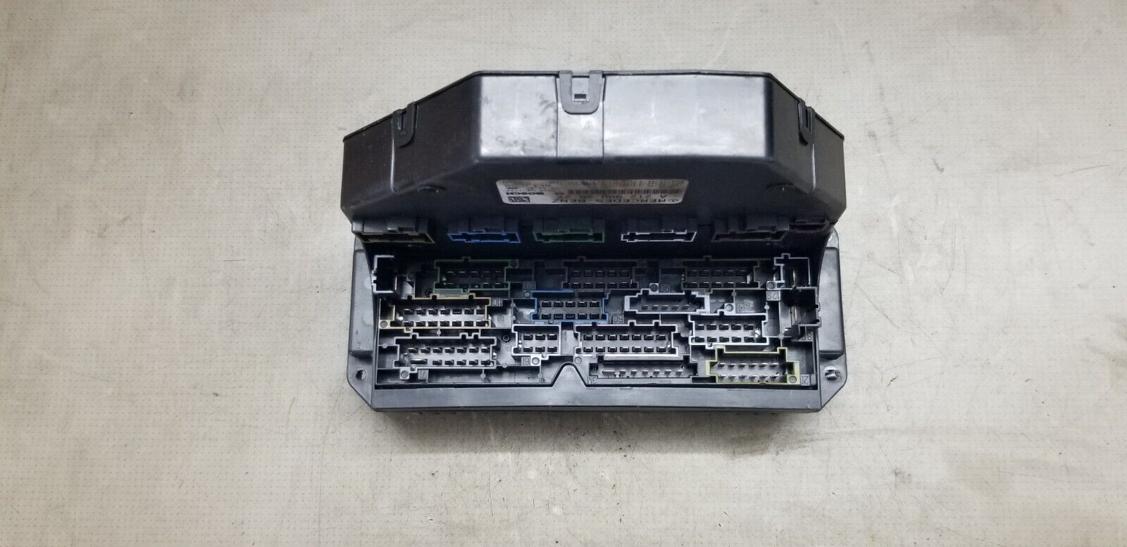 Mercedes Benz E Class Sam Fuse Box Front A2129002627 W207 2013 - 2017 |O - Image 3