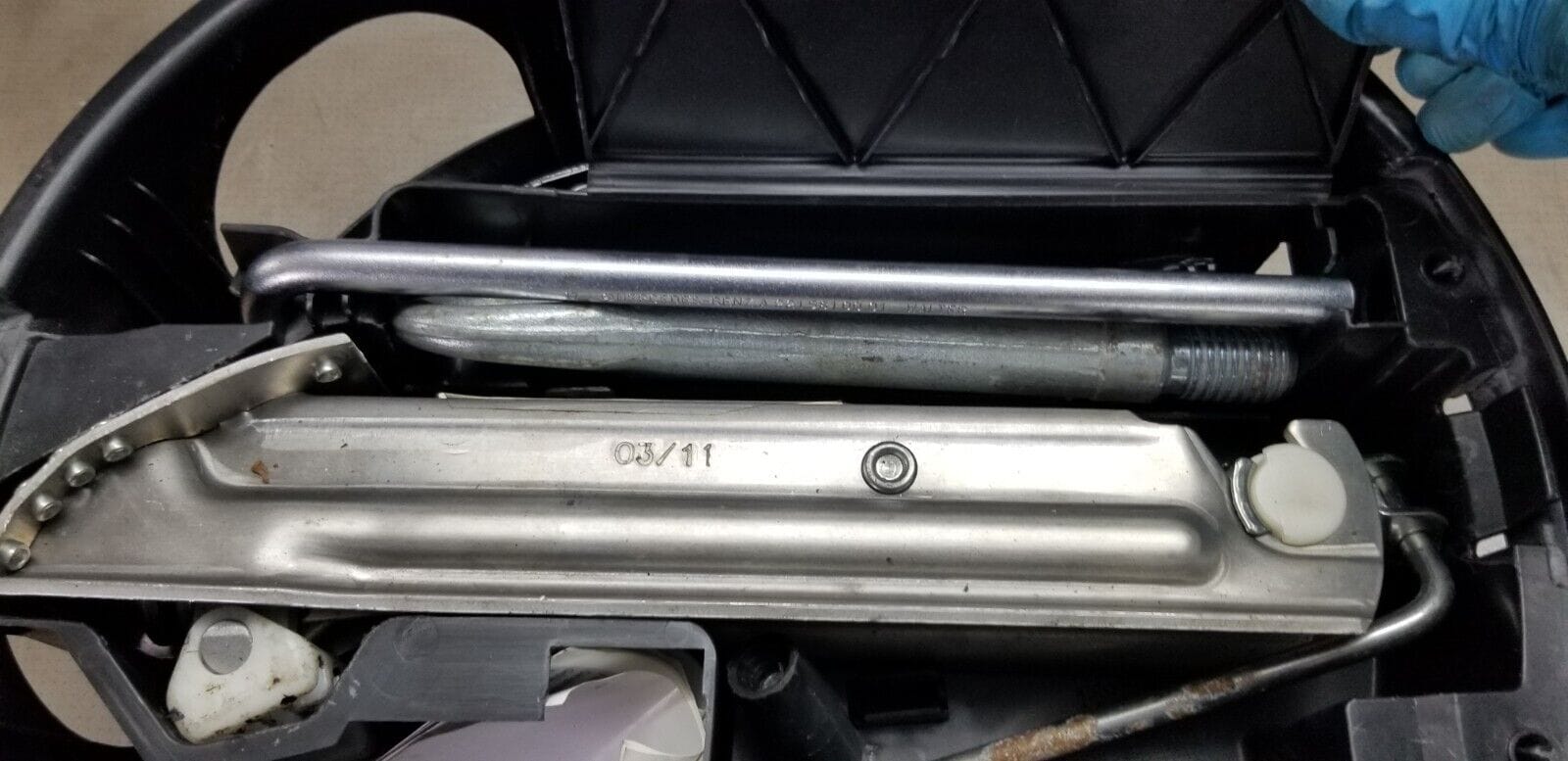 MERCEDES C CLASS C200 W204 2011 SPACE SAVER WHEEL TOOL KIT A2128980914 - Image 3