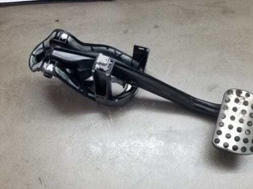 MERCEDES E CLASS BRAKE PEDAL ASSEMBLY A2042902301 C207 2012