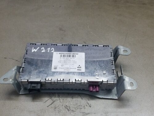 Mercedes E-Class DAB Radio Module W212 2015 A1669003407 - Front View
