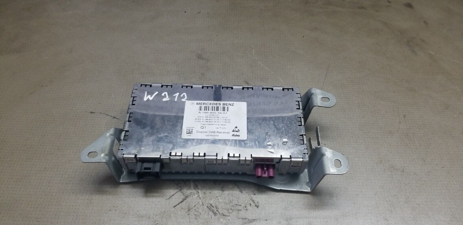 Mercedes E-Class DAB Radio Module W212 2015 A1669003407 - Front View