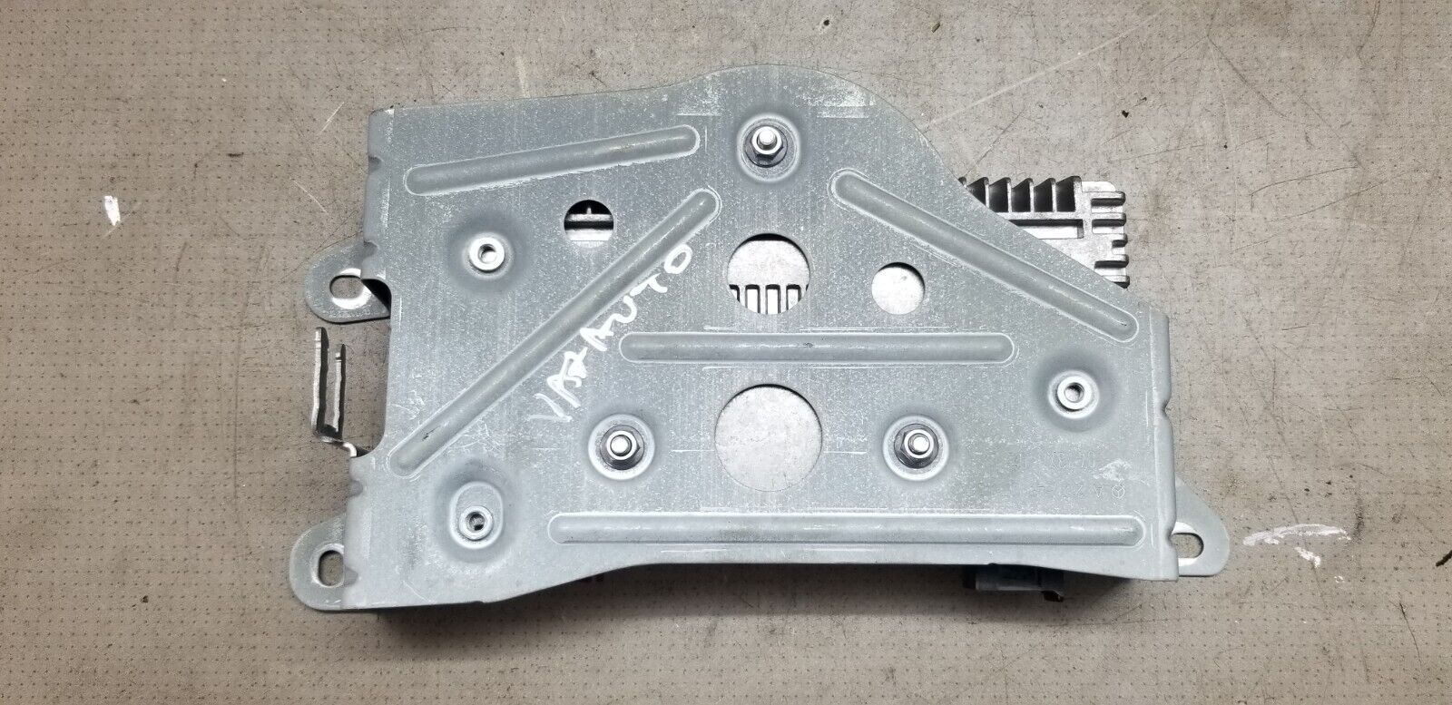 Mercedes Benz E Class DAB Receiver Control ModuleE ECU A1669003407 W212 2013 - 2016 - Image 4