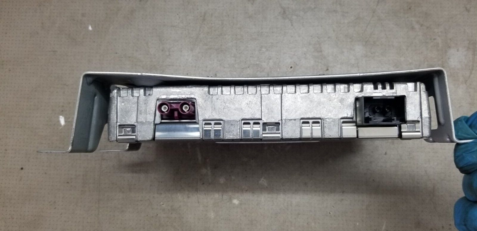 OEM Mercedes E Class W212 DAB radio control unit A1669003407 connectors view