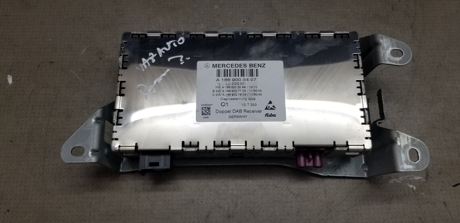 Mercedes E Class W212 DAB Receiver Control Module ECU A1669003407