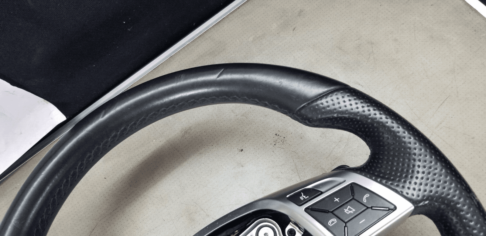 Mercedes Benz E Class Steering Wheel A1724607303 09-16 |O - Image 3