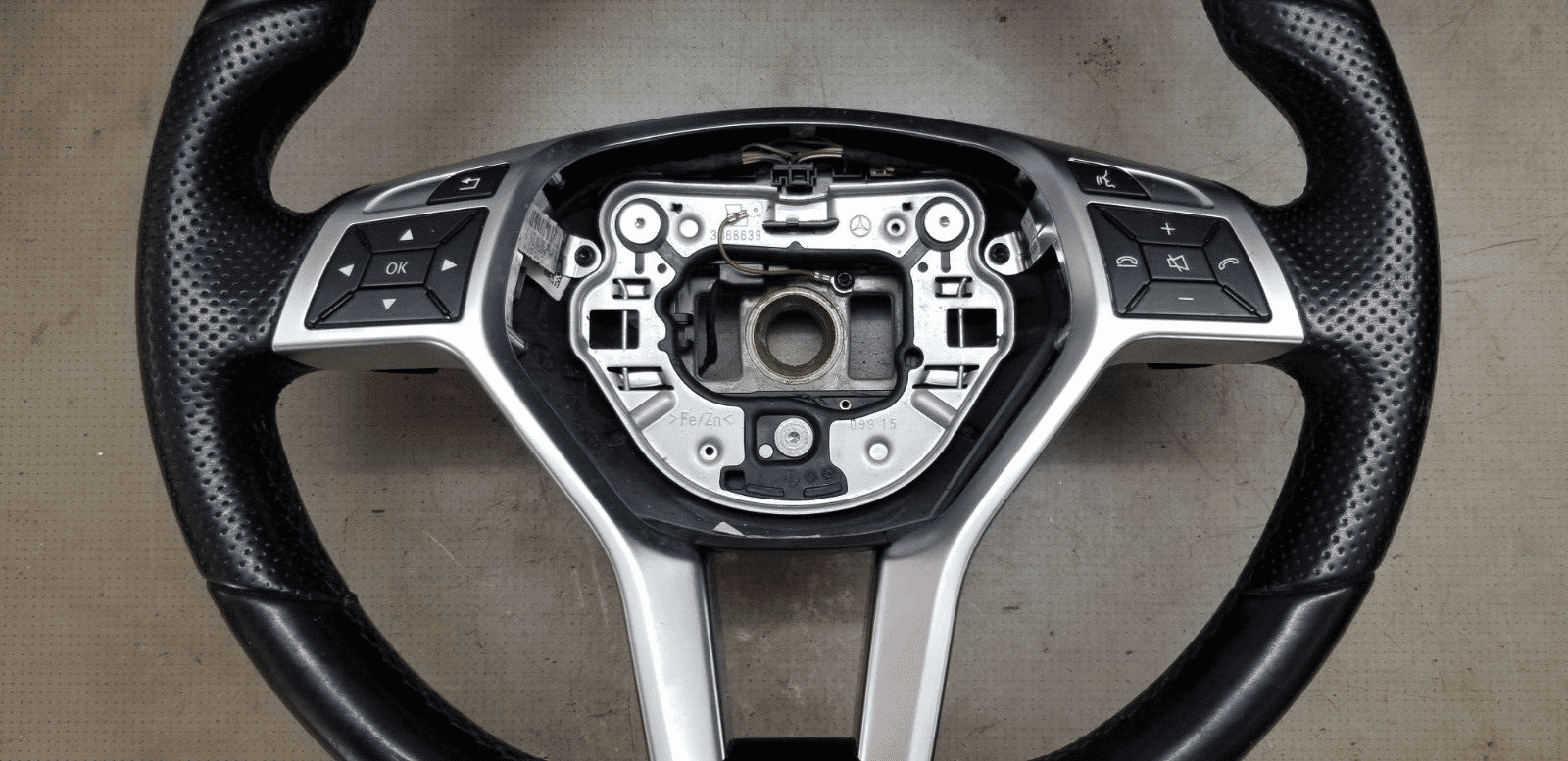 Mercedes Benz E Class Steering Wheel A1724607303 09-16 |O - Image 9