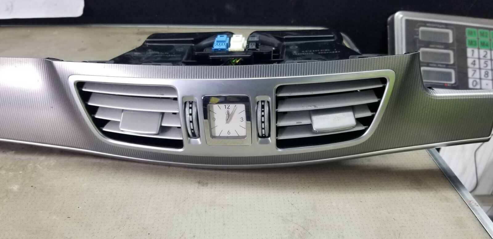 MERCEDES E CLASS W212 2013-2016 DASHBOARD TRIM AND VENTS A212680XX93 - Image 3