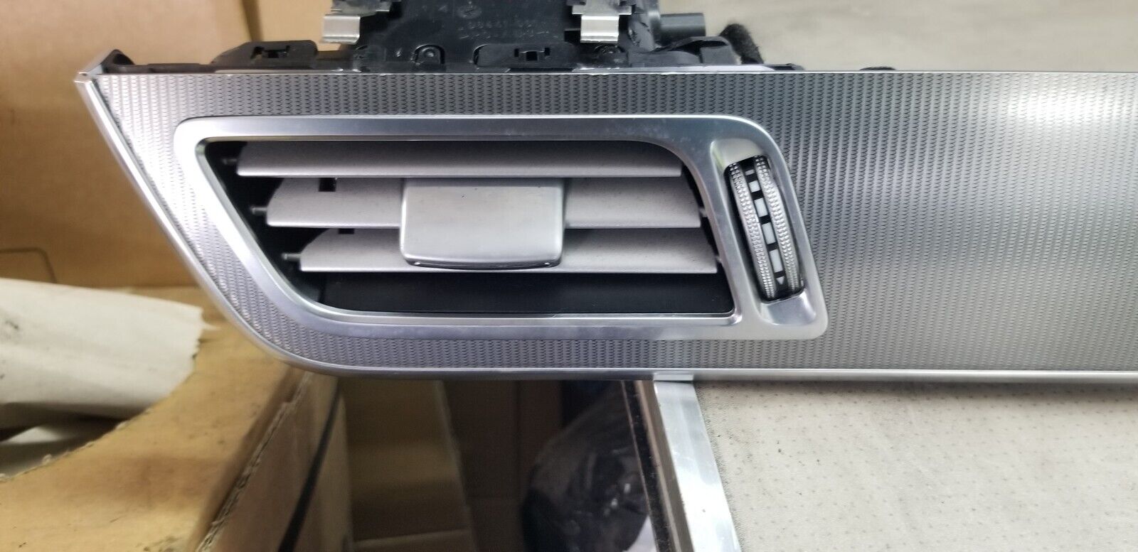 MERCEDES E CLASS W212 2013-2016 DASHBOARD TRIM AND VENTS A212680XX93 - Image 5