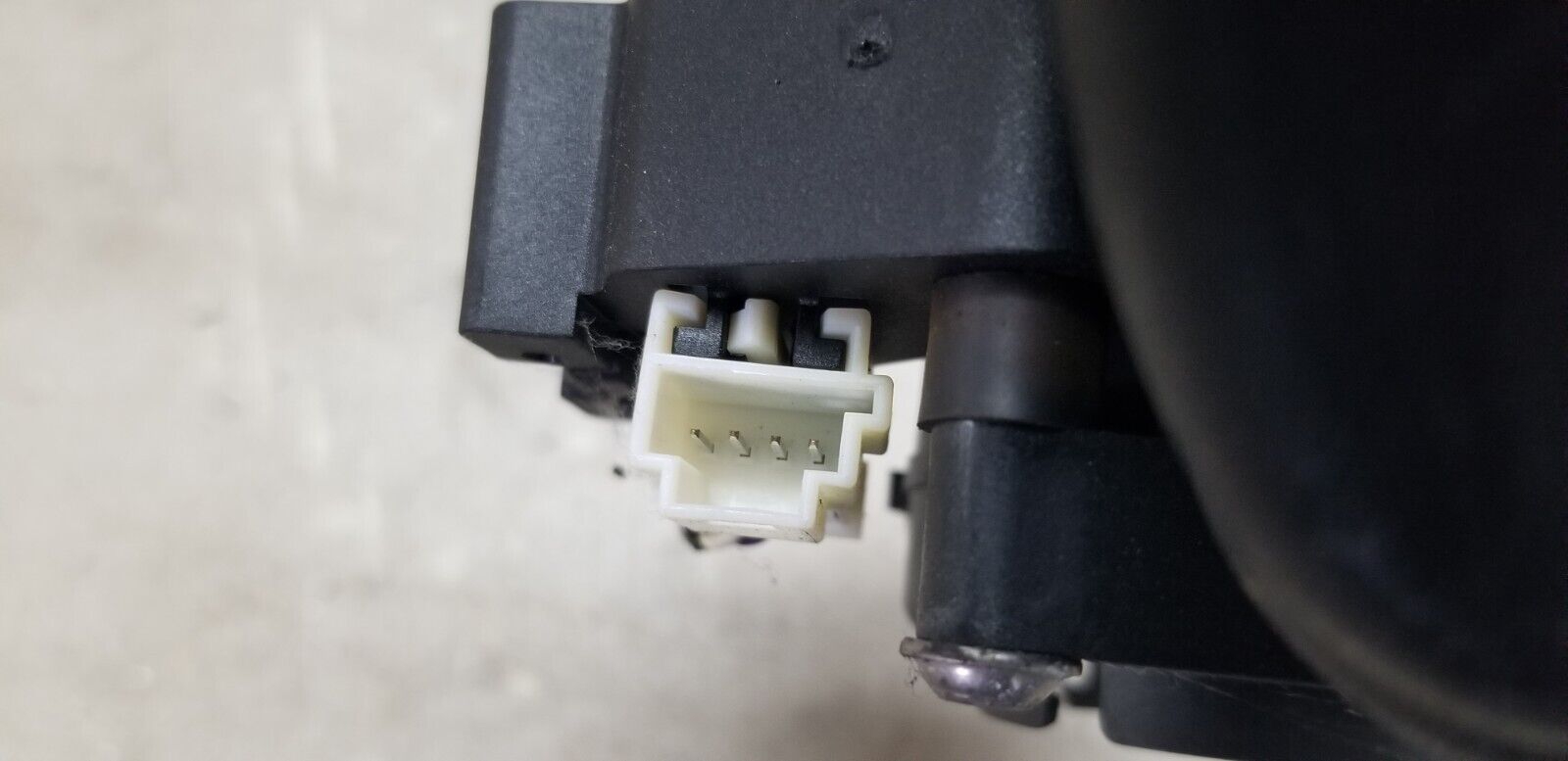 MERCEDES E-CLASS W212 ENGINE ECU COOLING FAN A2129060015 - Image 4