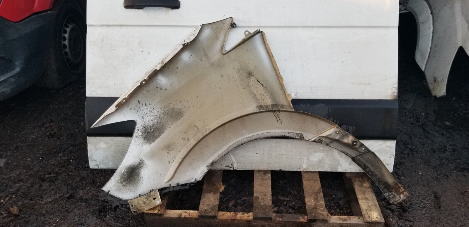 MERCEDES SPRINTER 313 CDI LWB 2015 OFFSIDE DRIVER SIDE FRONT WING PANEL WHITE - Image 4