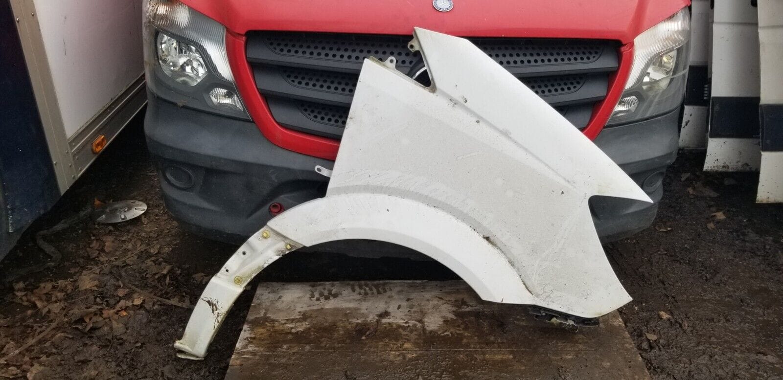 MERCEDES SPRINTER W906 2.1 FRONT DRIVER SIDE WHITE WING/FENDER 2014-2017