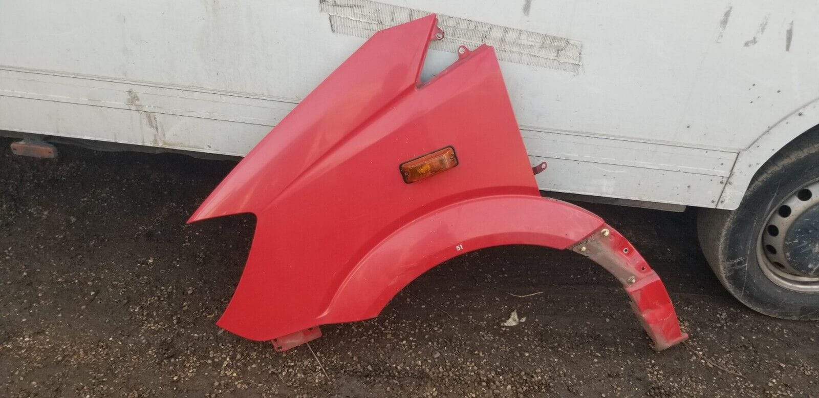 MERCEDES SPRINTER W906 2.1 FRONT PASSENGER SIDE RED WING/FENDER 2014