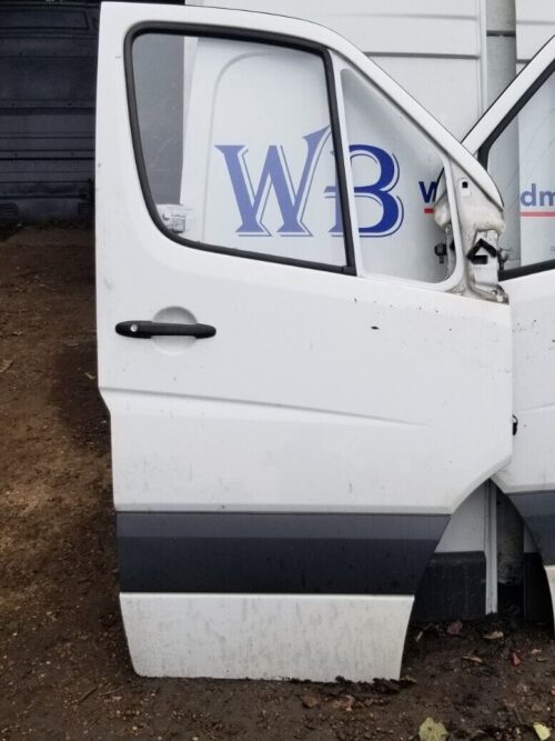 MERCEDES SPRINTER W906 DRIVERS SIDE FRONT RIGHT DOOR 2007 - 2018