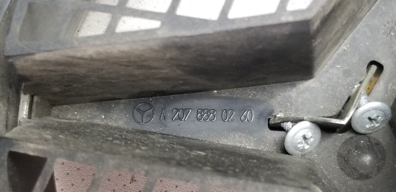 Mercedes E Coupe W207 C207 Front Grille Grill A2078880283 - Image 6