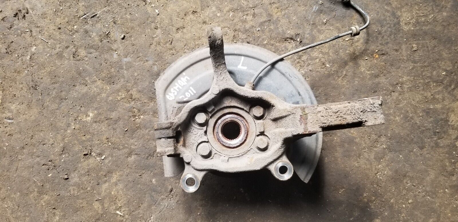 OEM Nissan Qashqai Wheel Hub 40015-JD040 Front Left