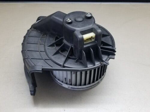 Side view of Renault Master Heater Fan Blower Motor for 2015 2.3D 96kW RHD