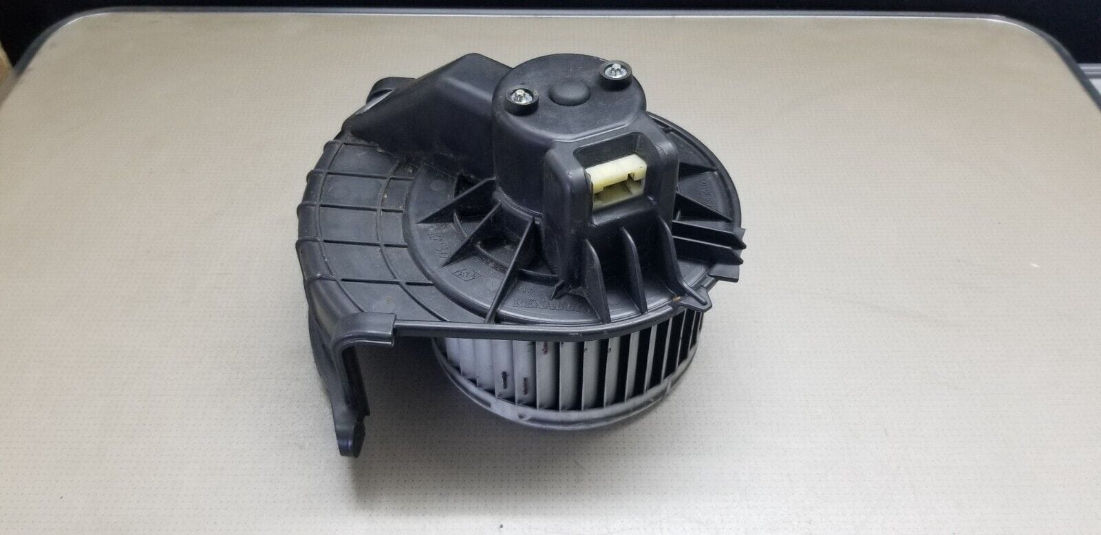 Side view of Renault Master Heater Fan Blower Motor for 2015 2.3D 96kW RHD