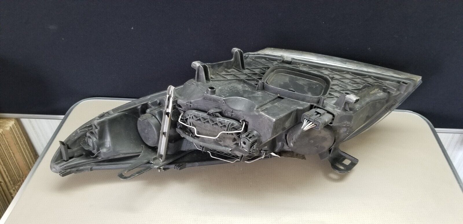 Renault Megane Driver Side 260100018R Headlight 2011 2013 - Image 9